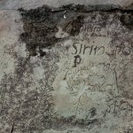 Incisioni nella roccia a Fontana Alba (foto L. Giraudo)